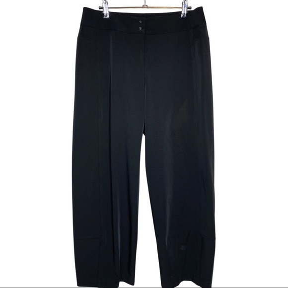 NWT Babette High Rise Barrel Leg Wide Leg Stretch Material Pants